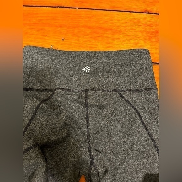 Athleta Gray Full Capri Leggings Size XS - Picture 5 of 5